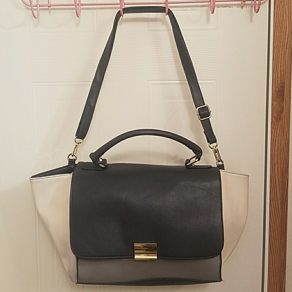 Color blocking purse